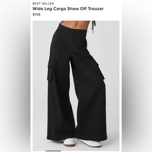 Alo Yoga wide leg cargo pant black size medium. Brand new